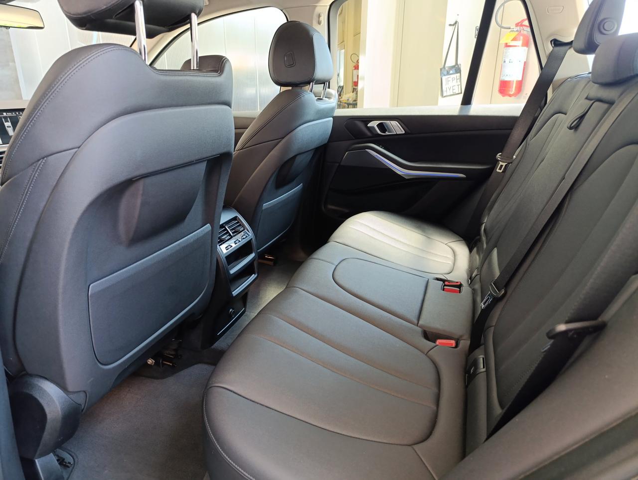 BMW X5 xdrive40d mhev 48V Business auto