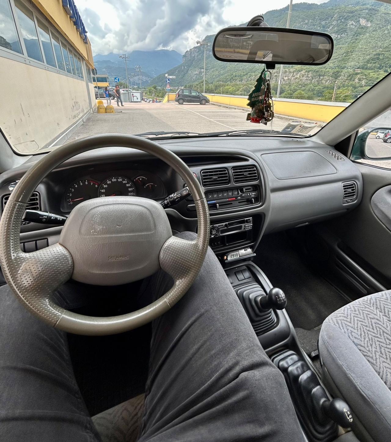 Suzuki Grand Vitara 1.6i cat 3 porte Neopatentati