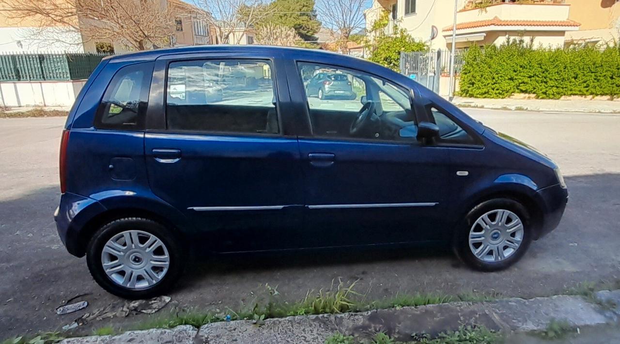 Fiat Idea 1.2 16V BlackLabel