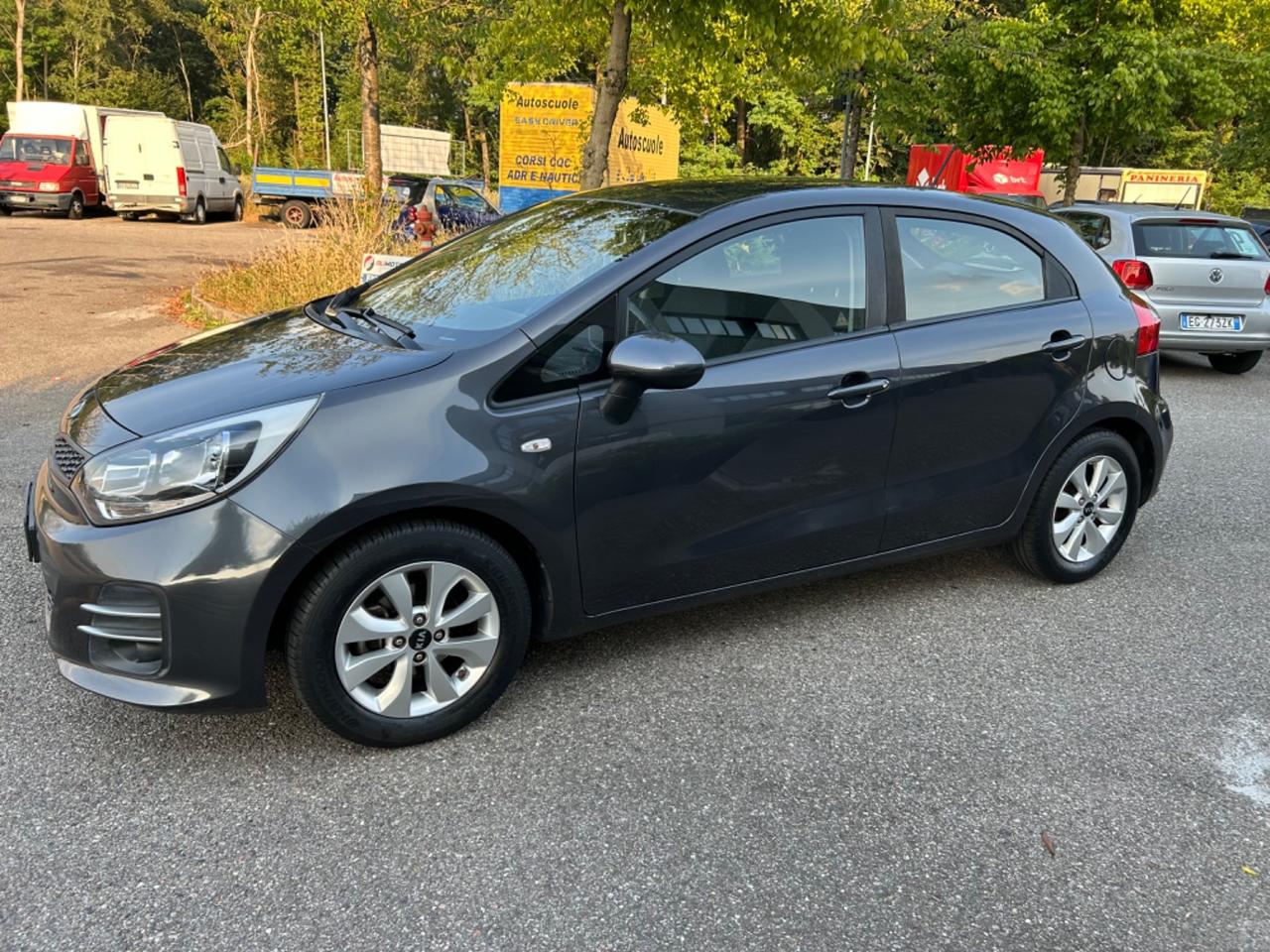 Kia Rio 1.2 CVVT 5p. Cool * 37000 Km * Neo patentati *