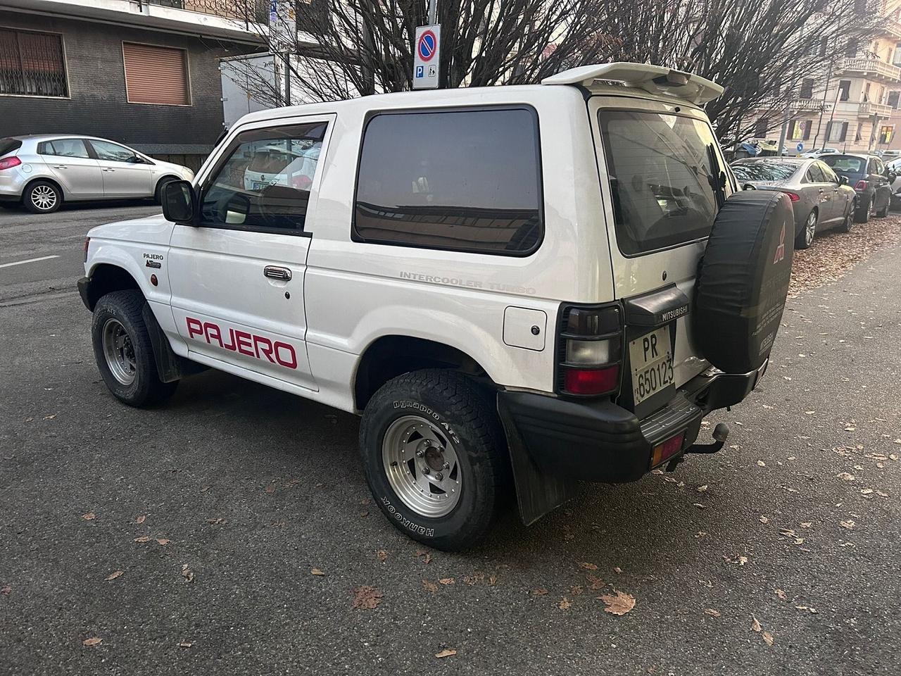 Mitsubishi Pajero iscirtto ASI con gancio traino