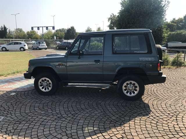 Mitsubishi Pajero 2.5 TD autocarro 2 posti