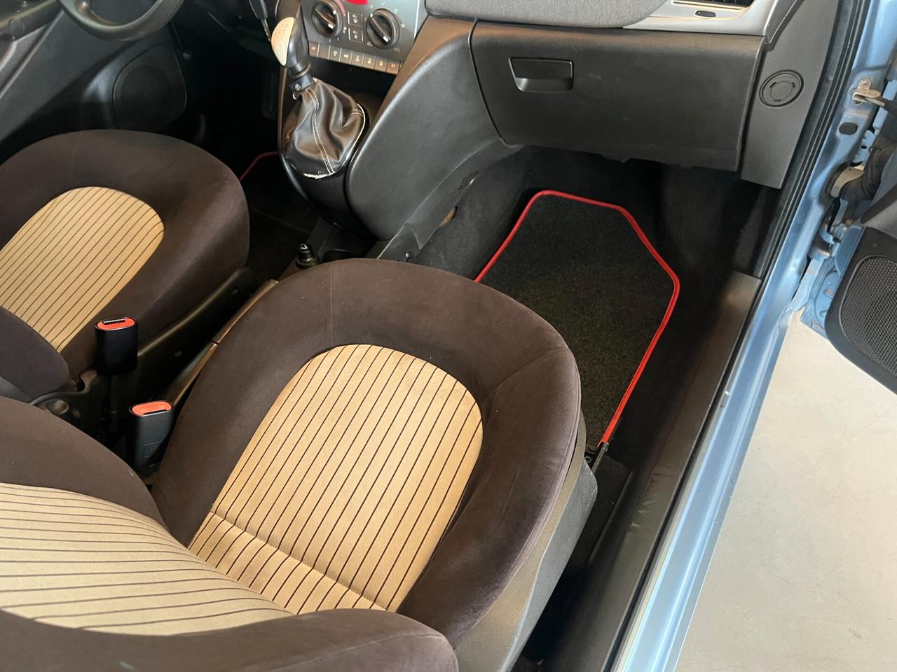 Lancia Ypsilon y 1.2 benzina solo 97.505 km ok neopatentati
