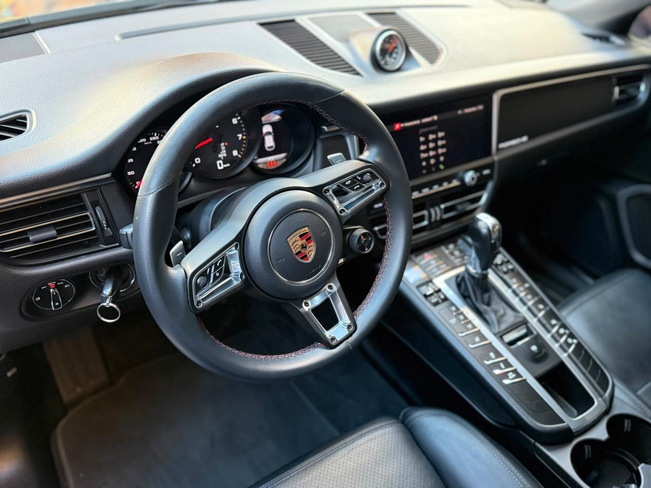 Porsche Macan 2.0 T 245cv no superbollo
