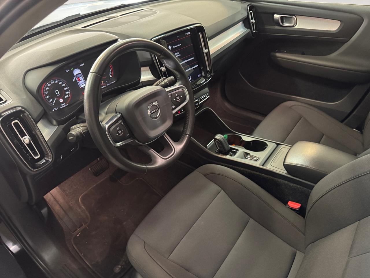 VOLVO XC40 1.5 t2 Momentum Pro auto