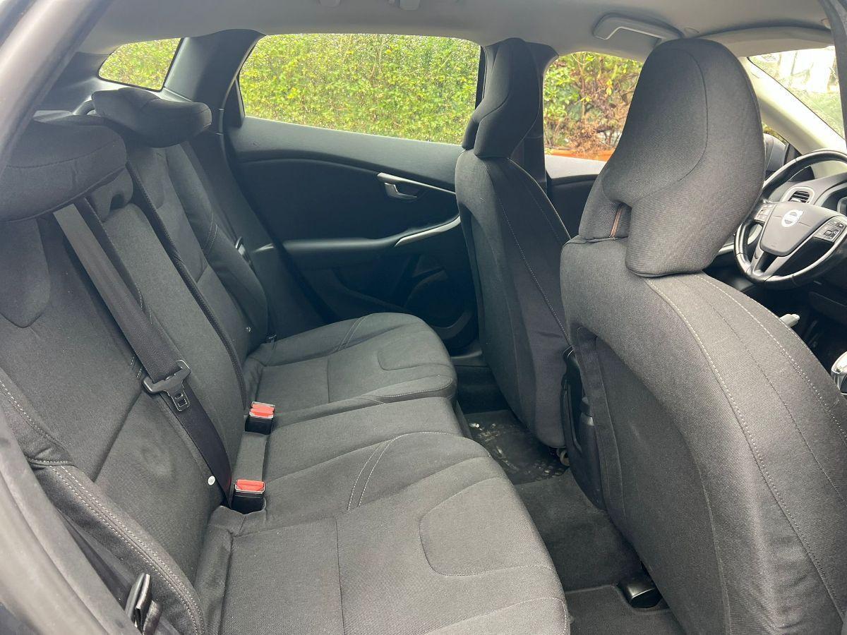 VOLVO - V40 - 1.6 D2 Summum