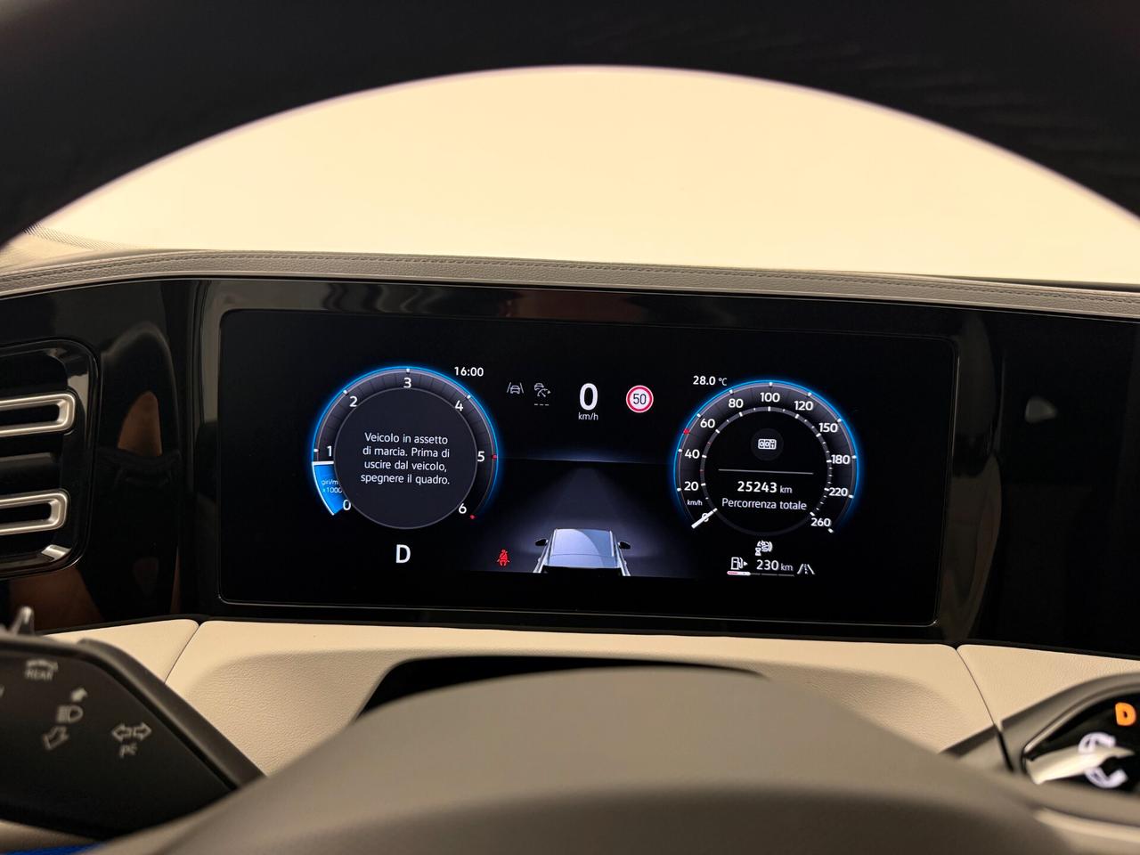 Volkswagen Tiguan 2.0 TDI 150 CV DSG Elegance led gancio elettrico adattivo retrocamera