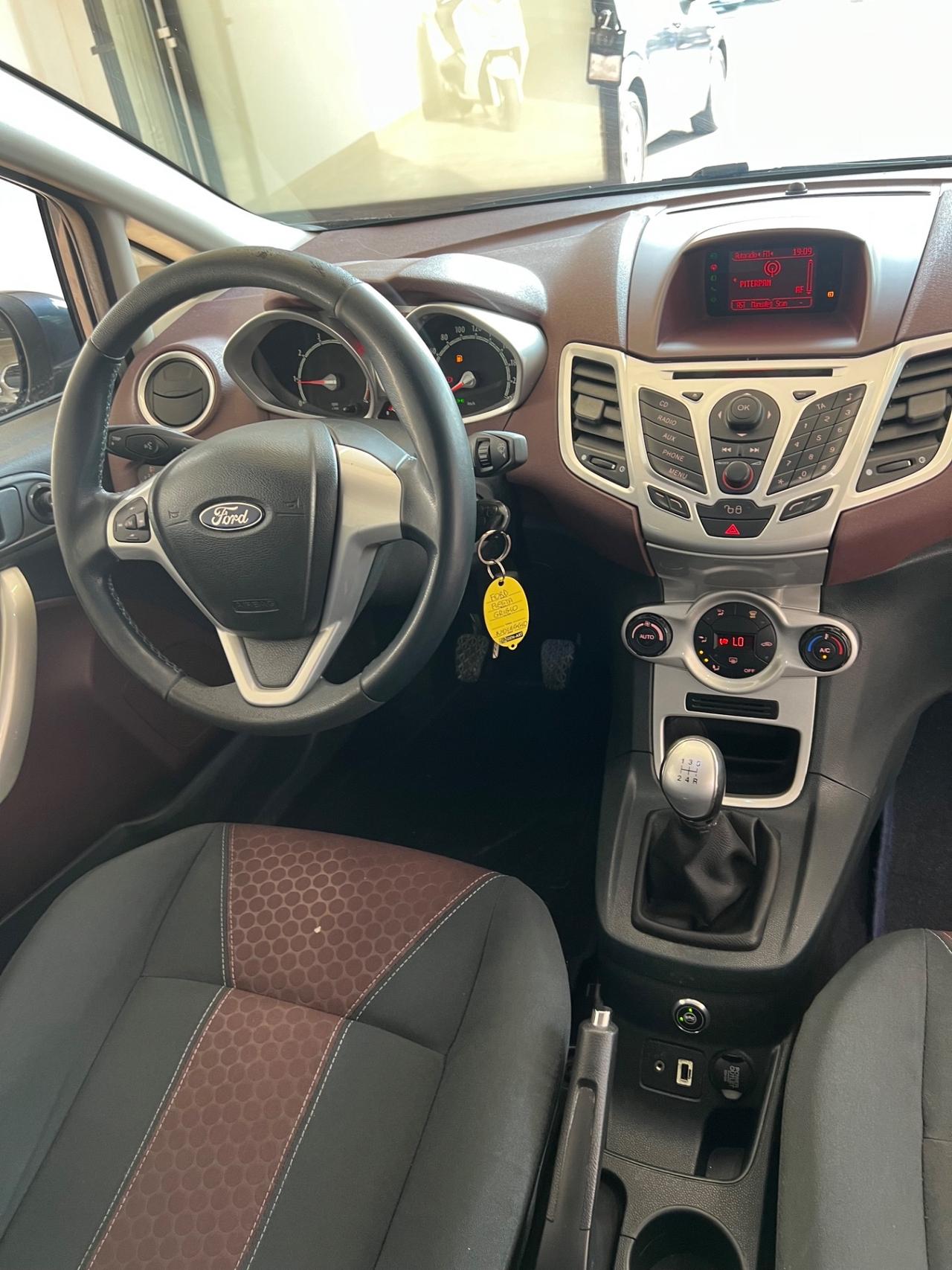 Ford Fiesta 1.4 5 porte Bz.- GPL Titanium