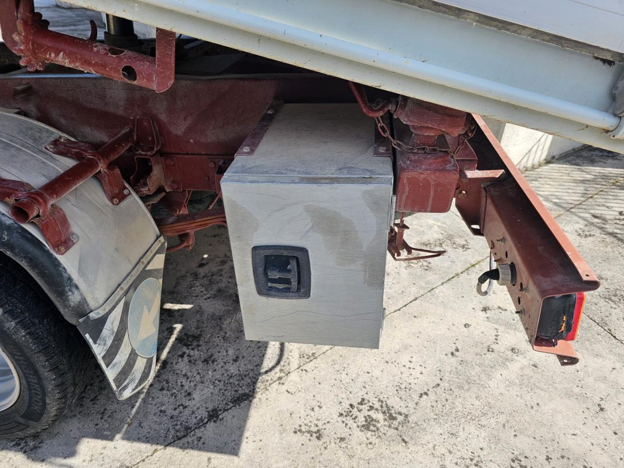 IVECO 35-10 - ribaltabile trilaterale