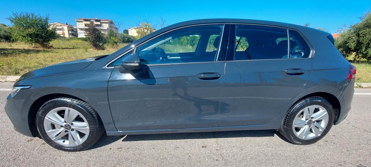 GOLF 8 DSG 2,0 DIESEL 115 CV STRAFULL NAVI LEGA TELEFONO CRUISE CAMBIO AUTOMATICO NUOVA