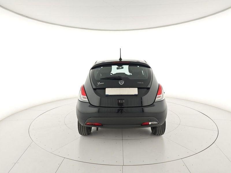 Lancia Ypsilon 1.0 FireFly 5 porte S&S Hybrid Gold