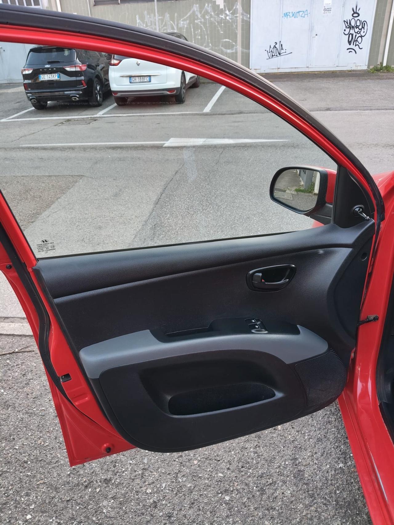 Hyundai i10 1.1 12V BlueDrive GPL Sound Edition