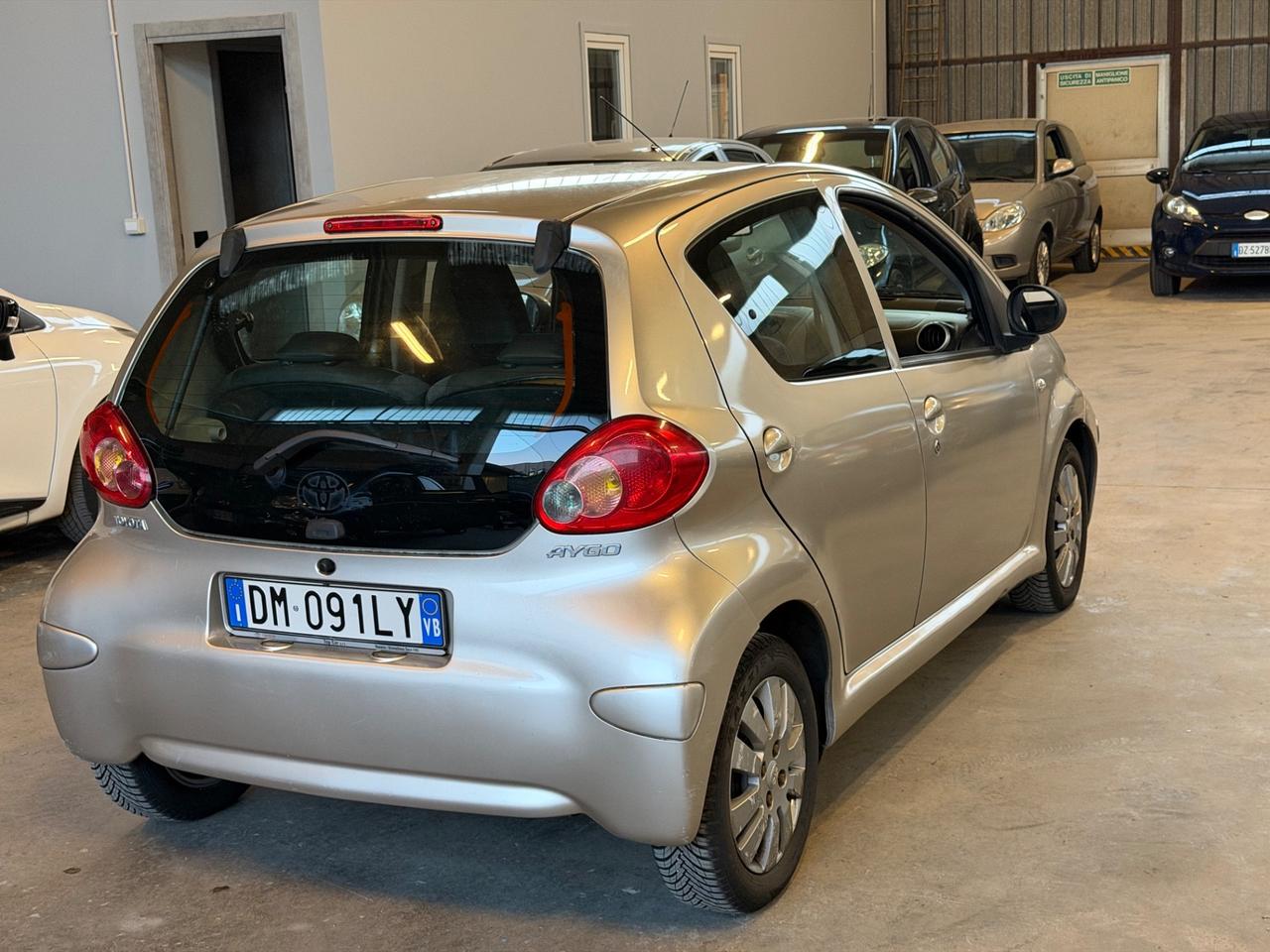 Toyota Aygo 1.0 12V VVT-i 5 porte Sound