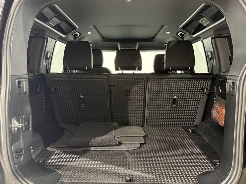 Land Rover Defender D250 AWD Auto 110 X-Dynamic SE