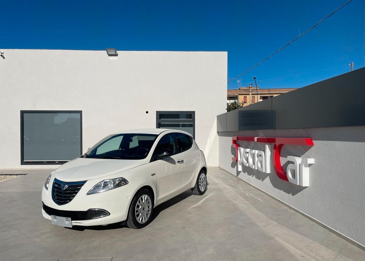 Lancia Ypsilon 0.9 TwinAir 85 CV 5 porte S&S Silver Automatica