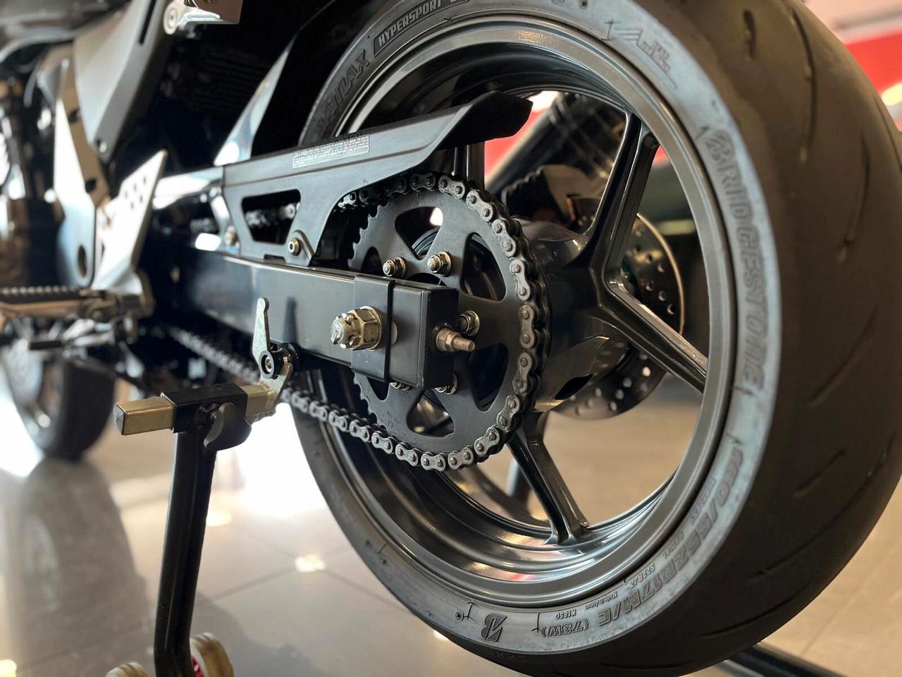Kawasaki ZR 750