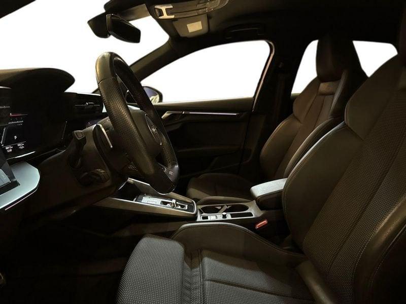 Audi A3 Sportback 35 2.0 tdi Identity Black s-tronic