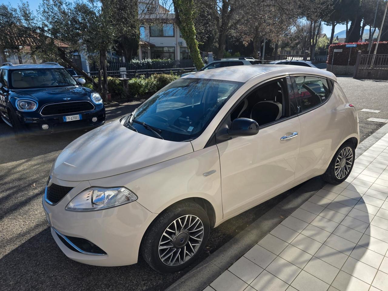 Lancia Ypsilon 1.2 69 CV 5 porte Gold