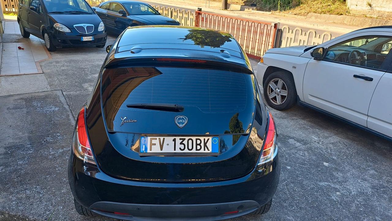 Lancia Ypsilon 1.3 MJT 16V 95 CV 5 porte S&S Silver