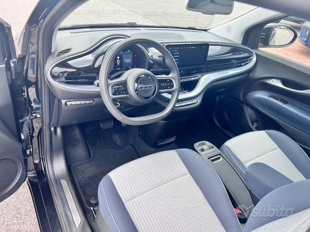 FIAT 500e Icon Berlina 42 kWh / BATTERIA GRANDE