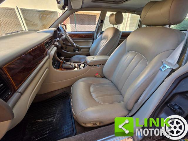 DAIMLER Six LWB 4.0L GUIDA A DESTRA