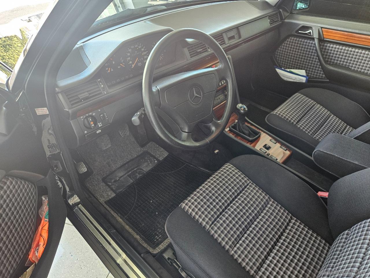 MERCEDES-BENZ E 200 SPORT LINE