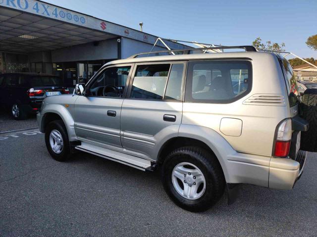 TOYOTA Land Cruiser 3.0 turbodiesel 5 p automatica 4x4