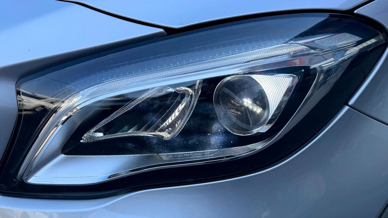 MERCEDES-BENZ GLA 180 1.6 PREMIUM 122CV - FULL LED