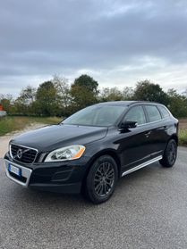 Volvo XC 60 XC60 D5 AWD Geartronic Summum