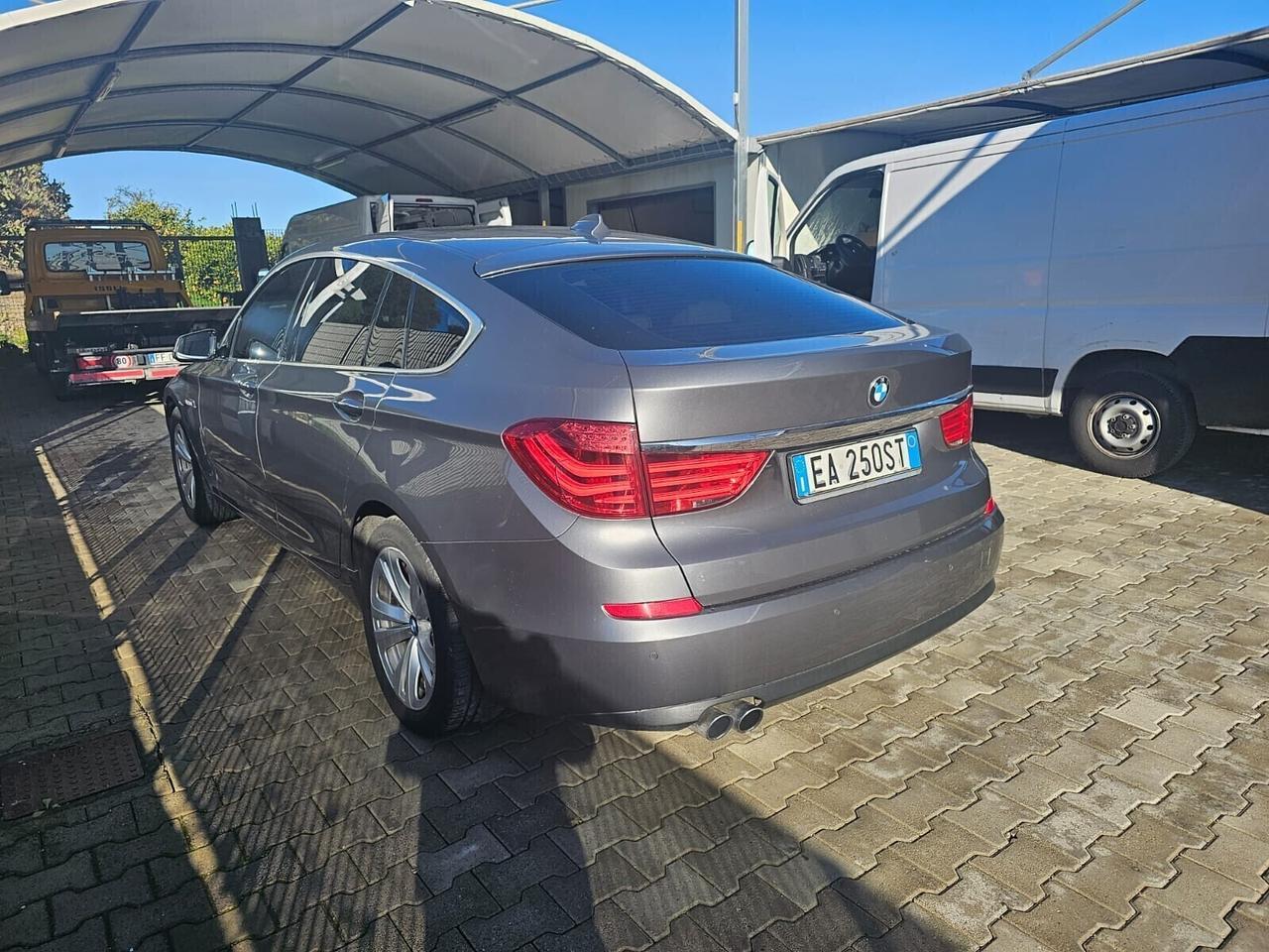 BMW 530D GT CON BATTITO AL MOTORE 02/2010