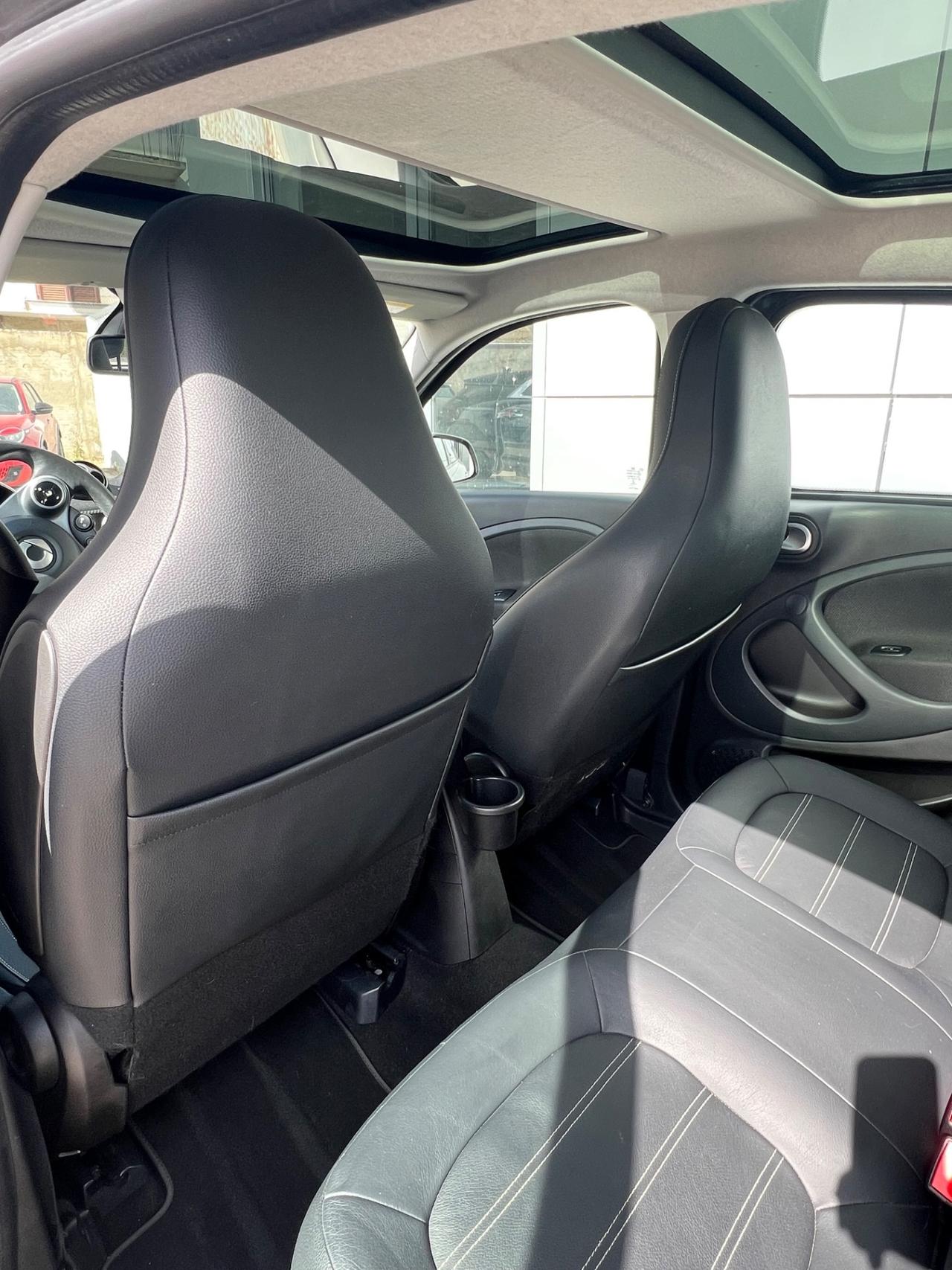 smart forFour eq Passion 22kW possibilità noleggio no scoring