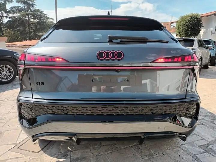 Audi Q3 SPB 35 TDI S-tronic 150cv S-line Black Line KM0