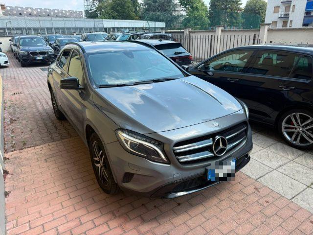 MERCEDES-BENZ GLA 200 d Automatic Sport