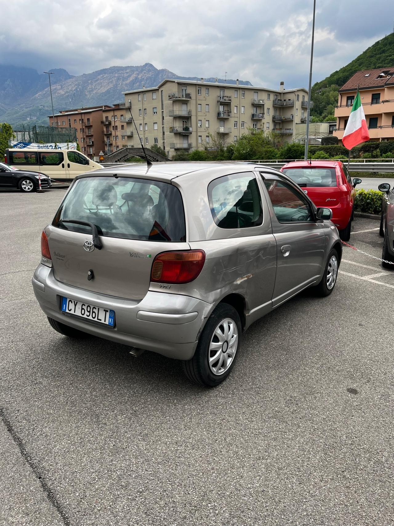 Toyota Yaris 1.0i