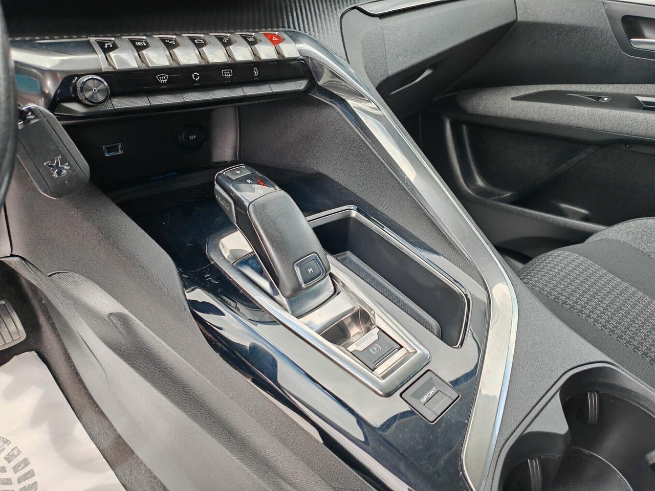 Peugeot 3008 1.5BlueHDi Allure navig led 2021
