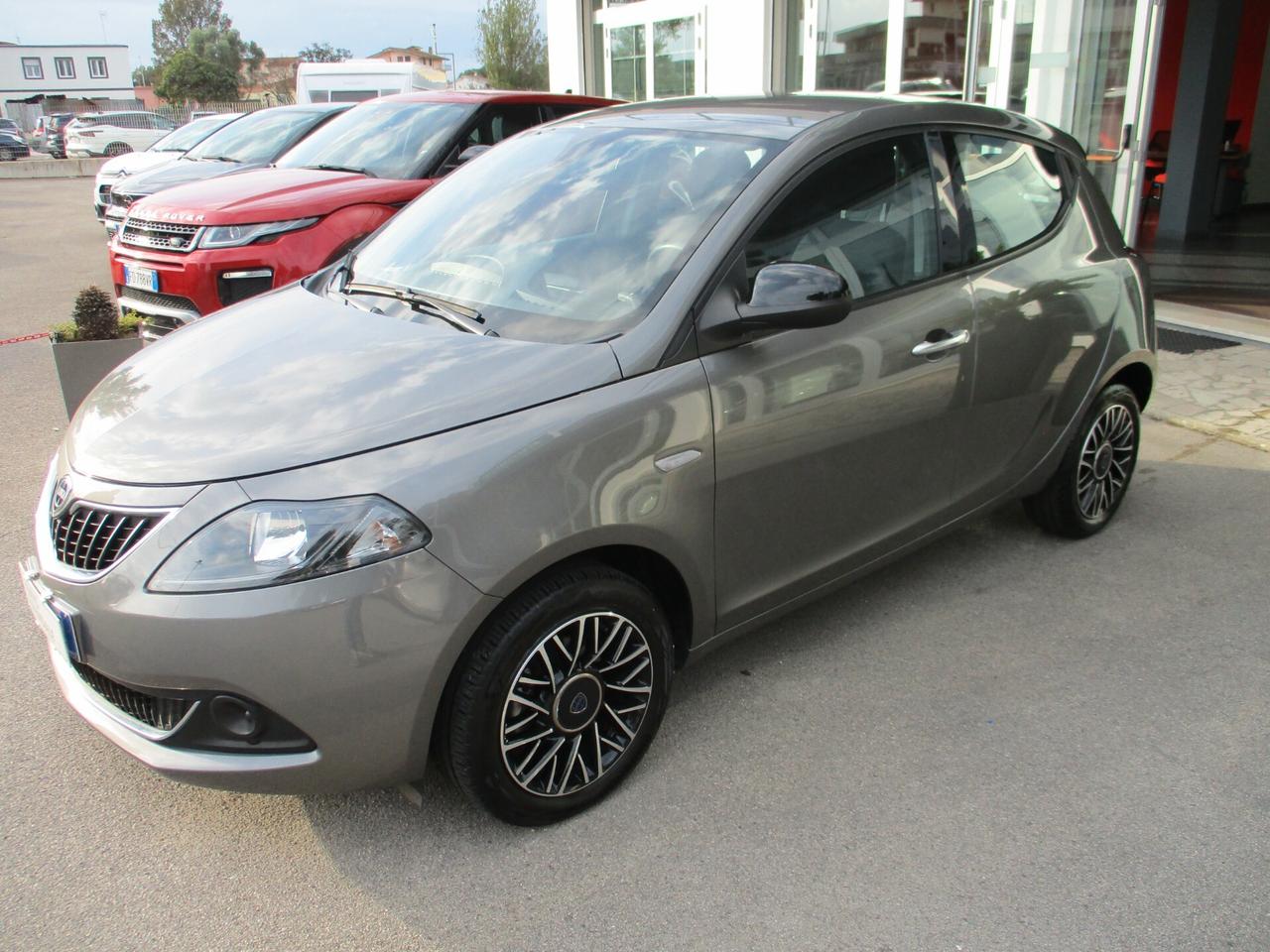 Lancia Ypsilon 1.0 FireFly 5 porte S&S Hybrid Platino
