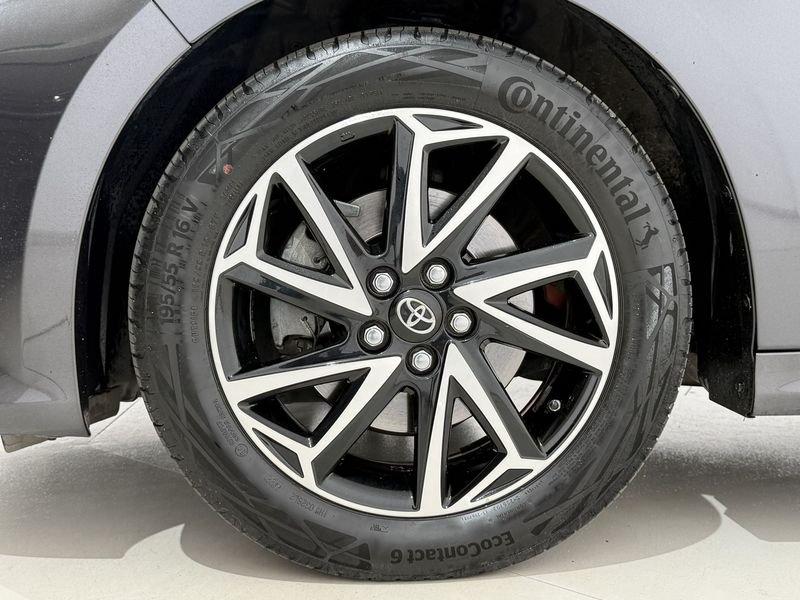 Toyota Yaris Hybrid Active MY22