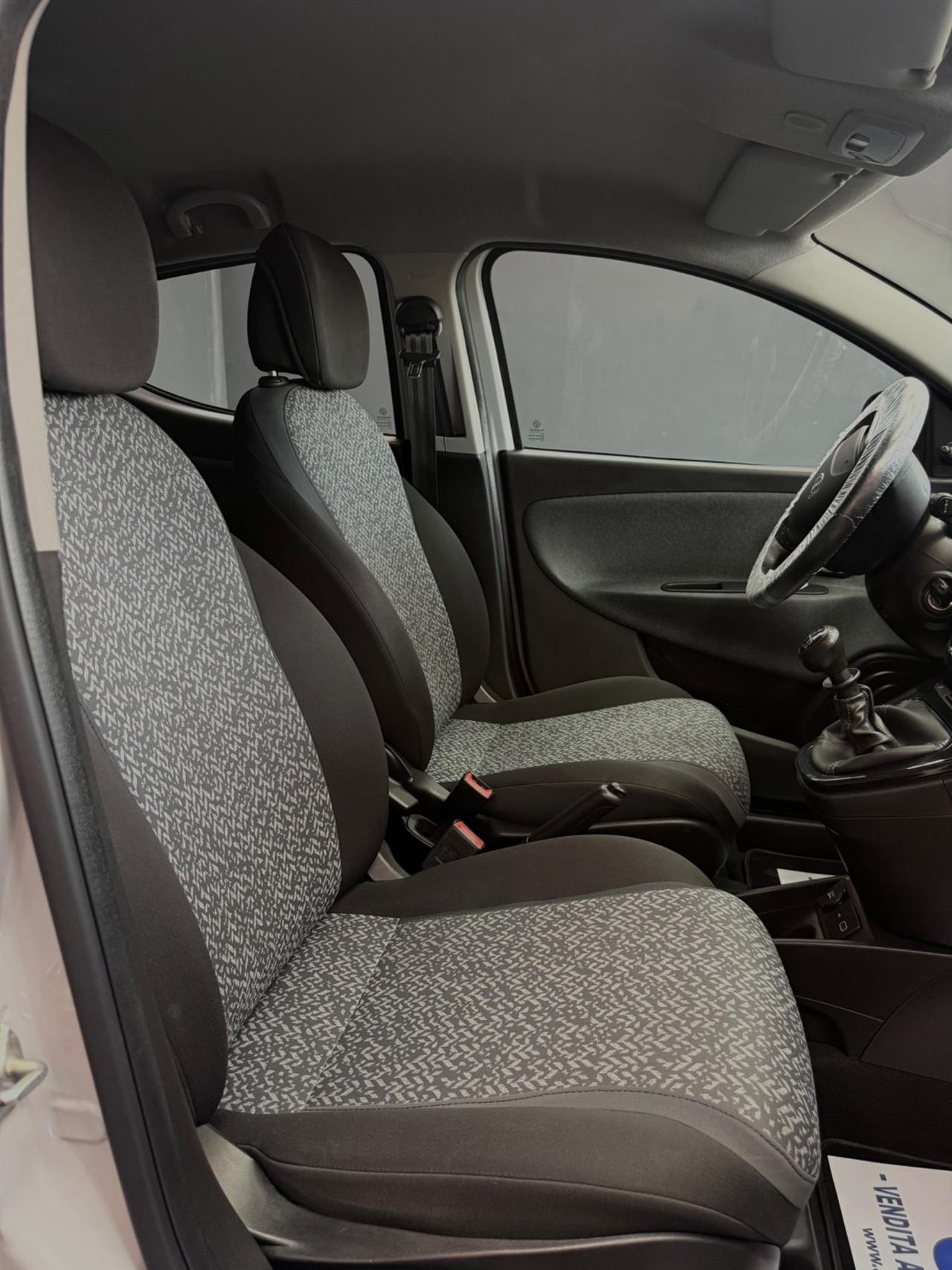 Lancia Ypsilon 1.0 Hybrid Ecochic Gold 2021