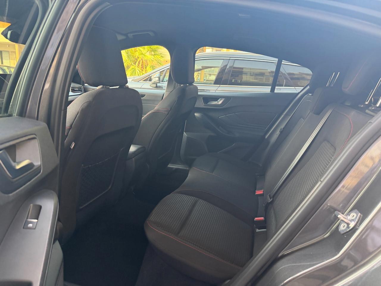 Ford Focus 1.5 EcoBlue 115 CV automatico ST-Line