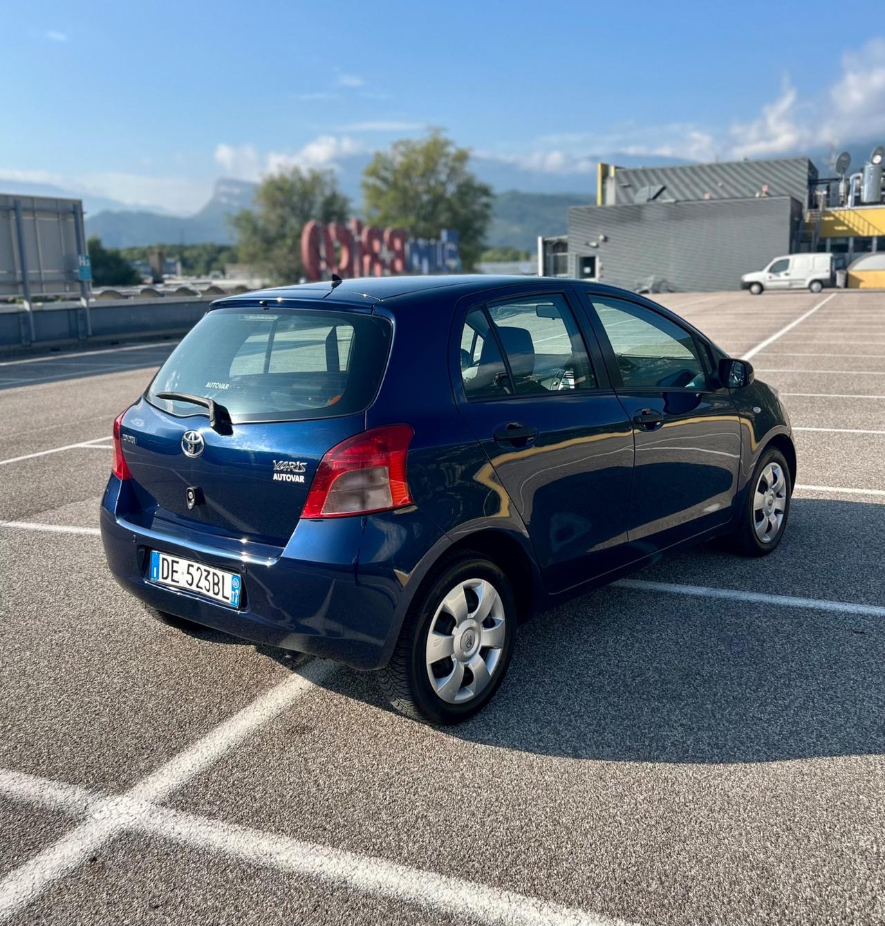 Toyota Yaris 1.3 5 porte Ed. Luna Neopatentati