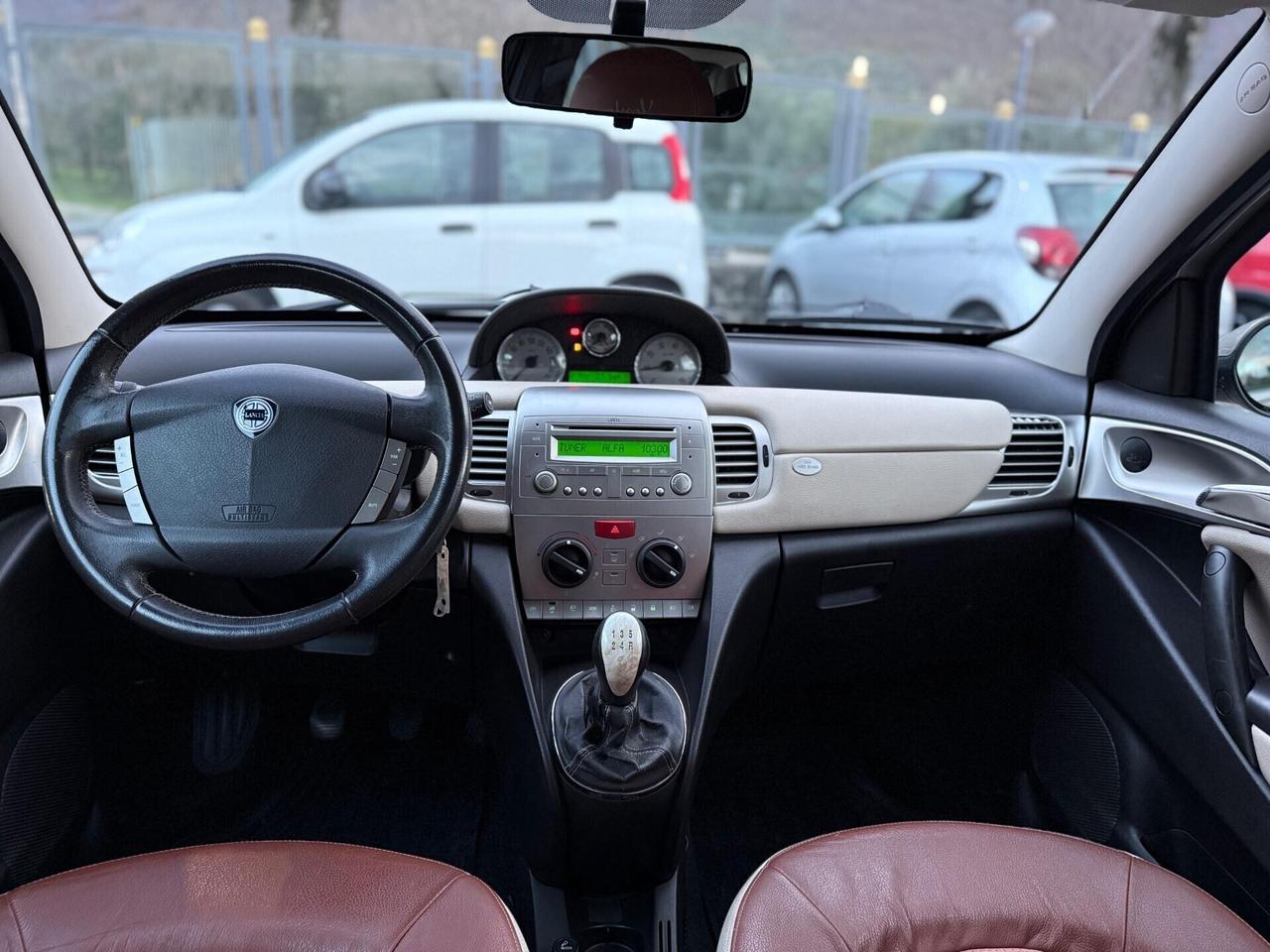 Lancia Ypsilon 1.3 MJT 90 CV Platino