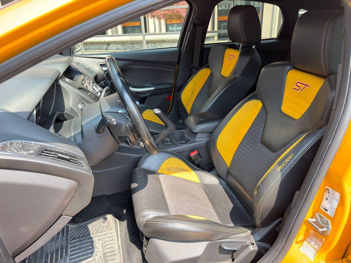 Ford Focus 2.0 ST 250cv 5p