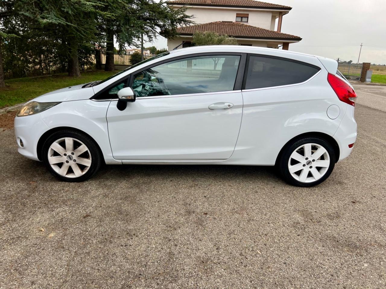 Ford Fiesta Fiesta 1.4 3 porte Bz.- GPL