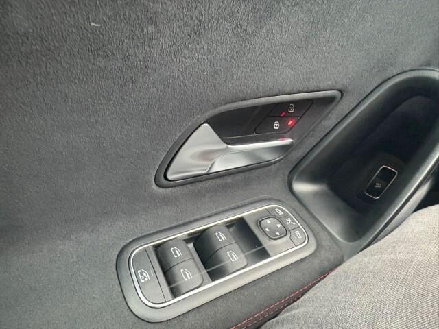 Mercedes-Benz CLA 180 Shooting Brake Premium Automatica