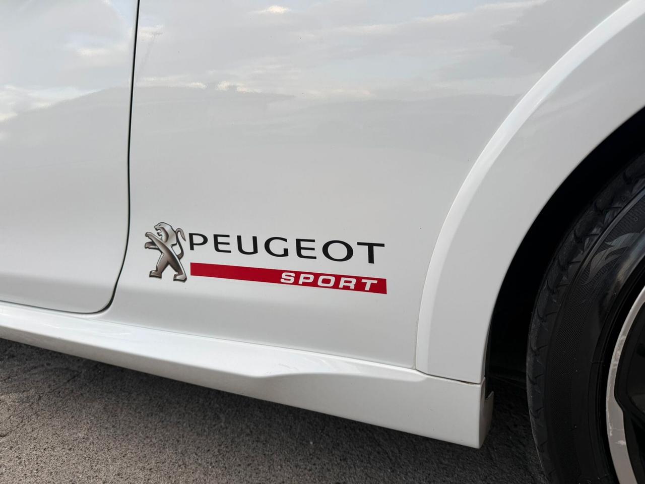 Peugeot 208 1.6 THP 200 CV 3 porte GTi