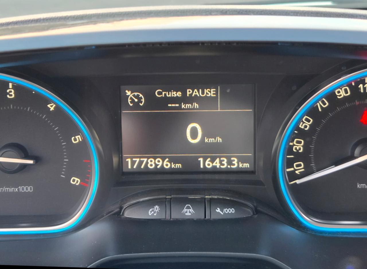 Peugeot 2008 BlueHDi 100 Allure
