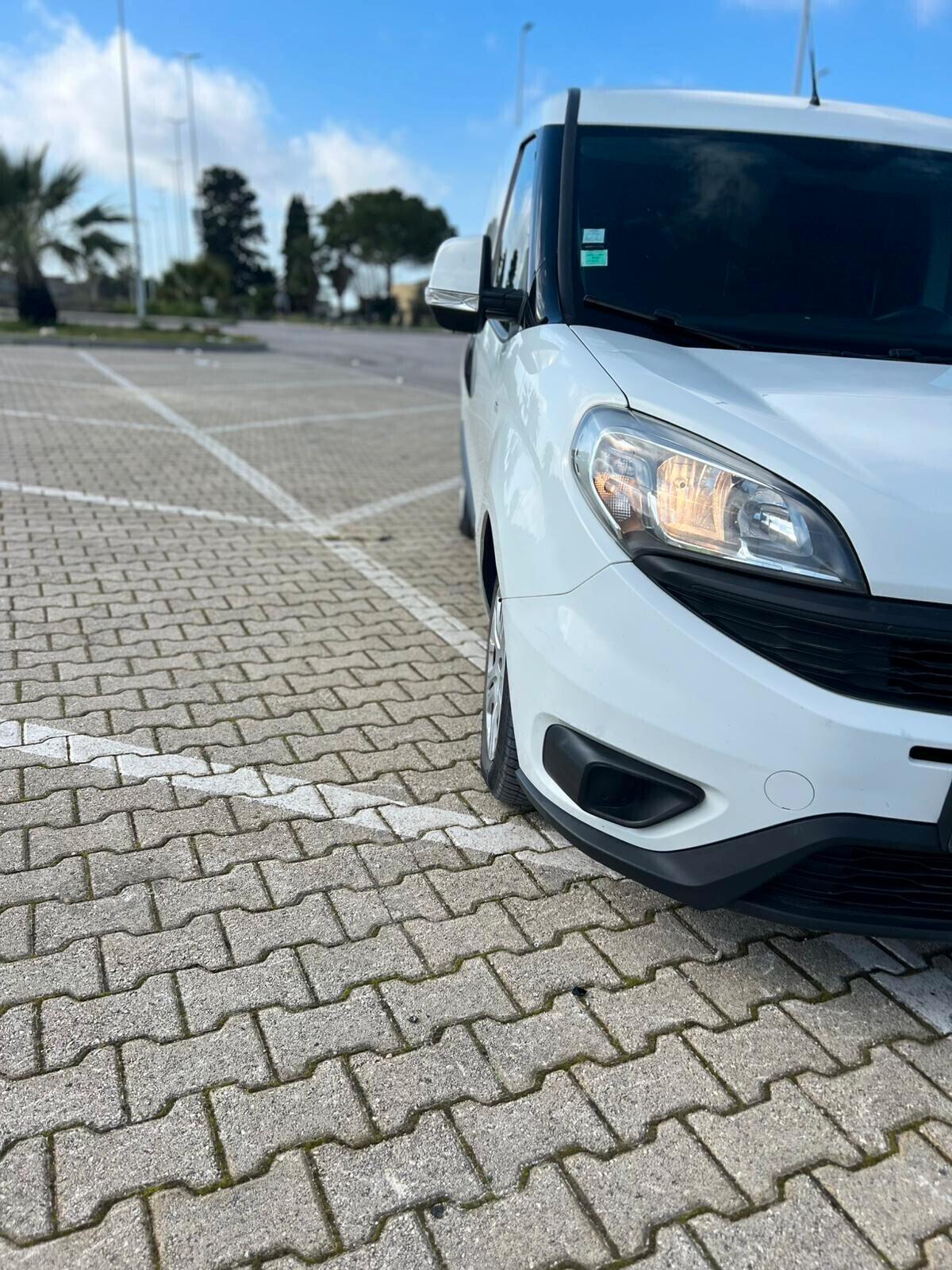 Fiat Doblo 3 posti