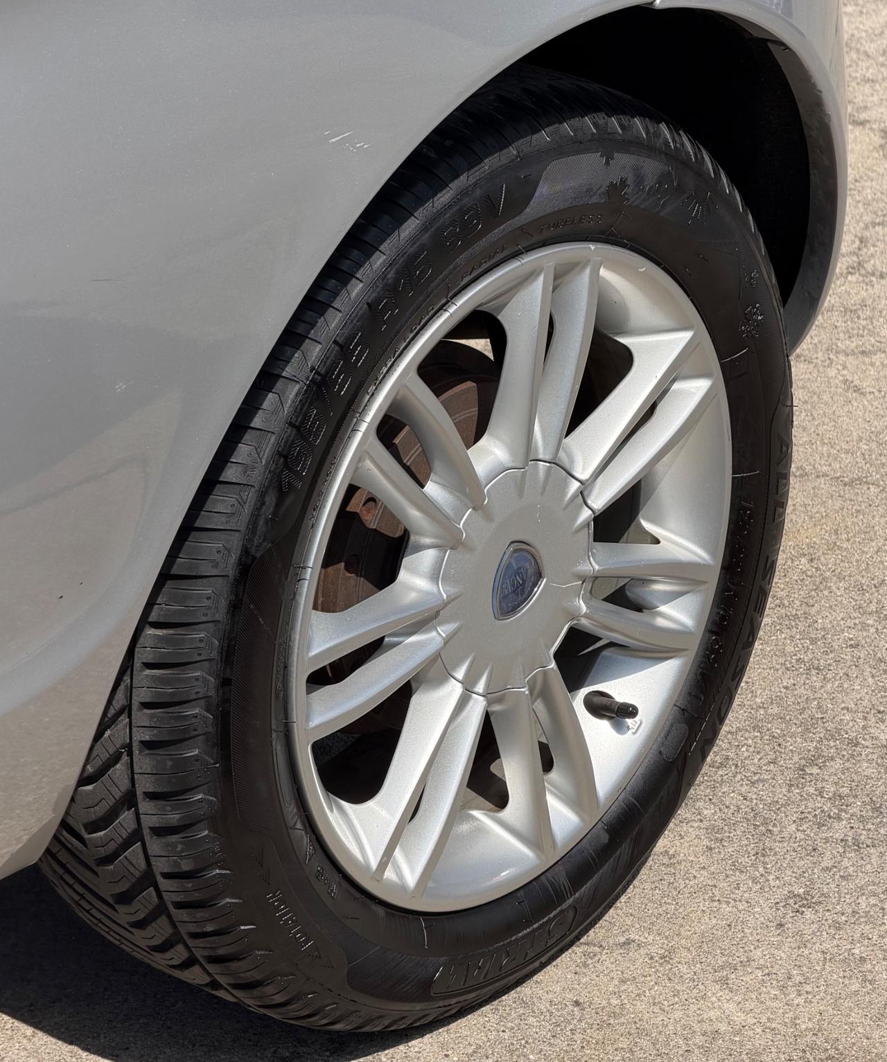 Lancia Ypsilon 1.2 B-colore- cinghia sostituita-neopatentati-Garanzia