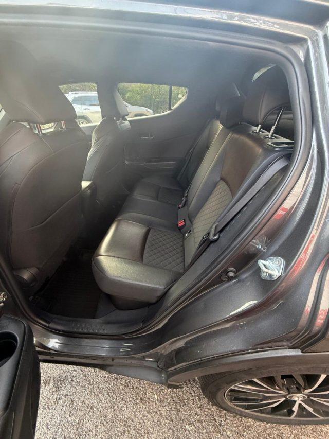 TOYOTA C-HR 1.8 Hybrid E-CVT Lounge