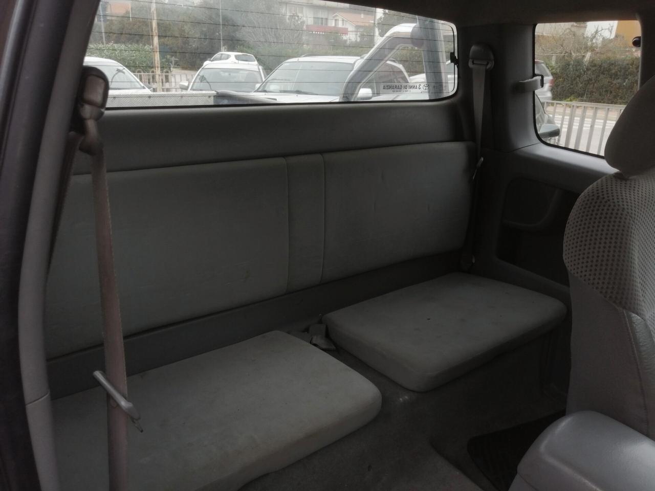 Toyota Hilux 2.5 D-4D 4WD 2p. Extra Cab DLX